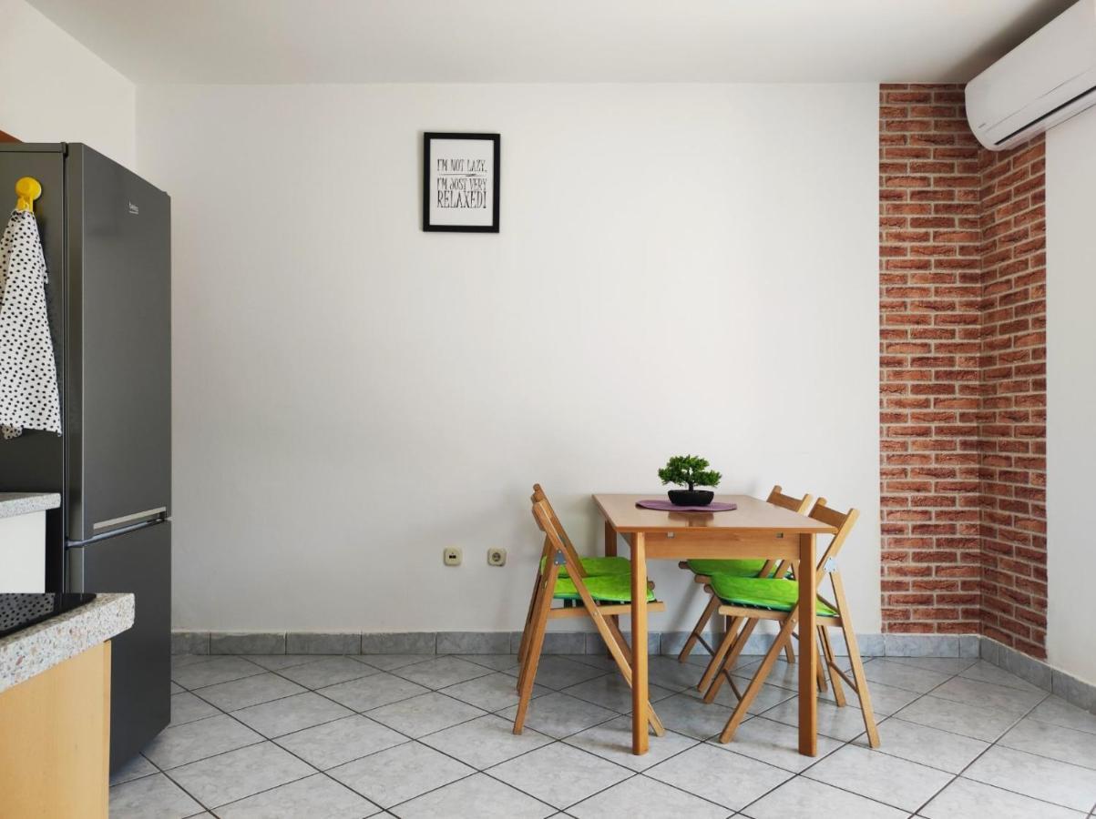 Apartment Rose Krk Town Exteriör bild