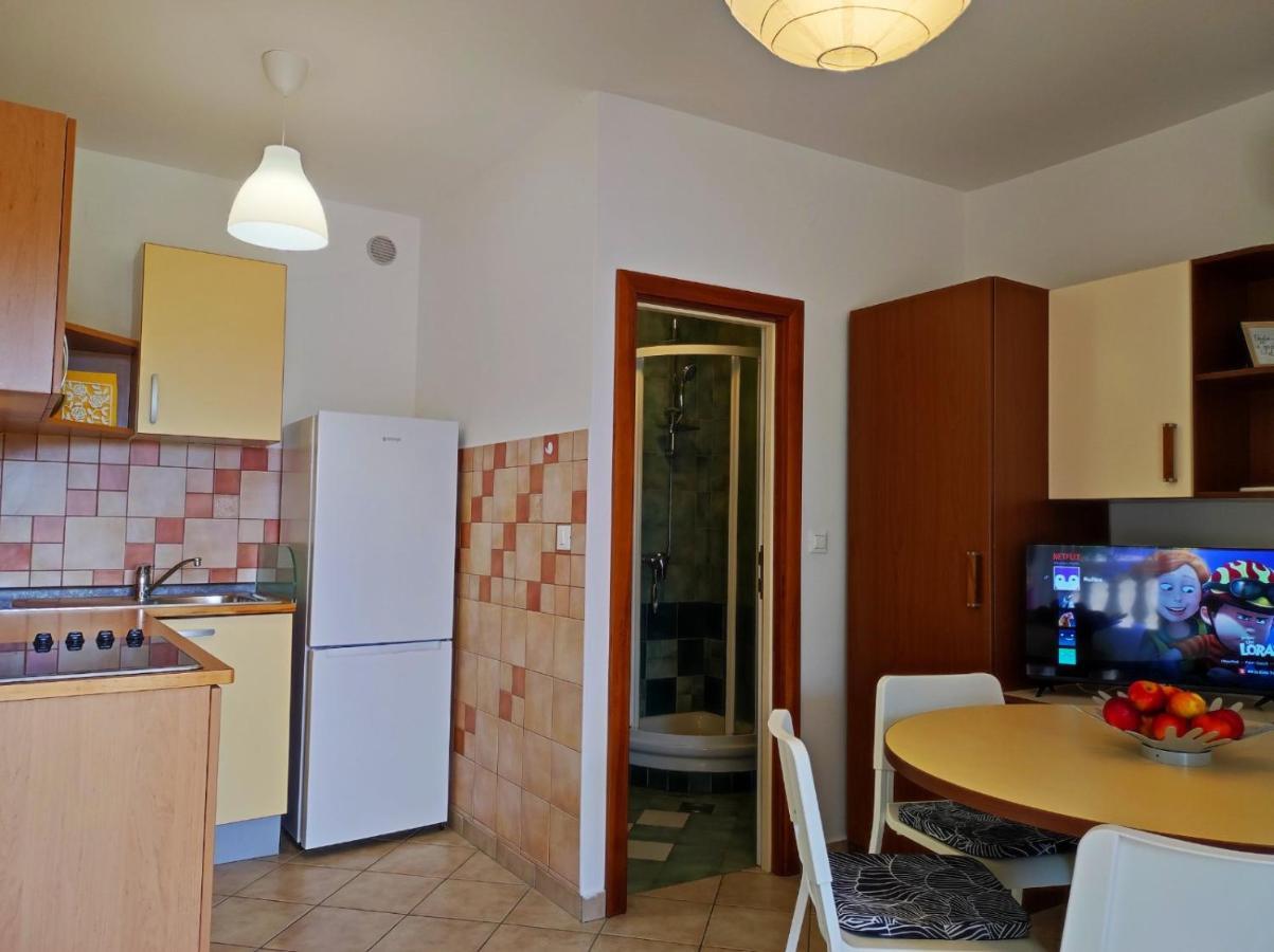 Apartment Rose Krk Town Exteriör bild