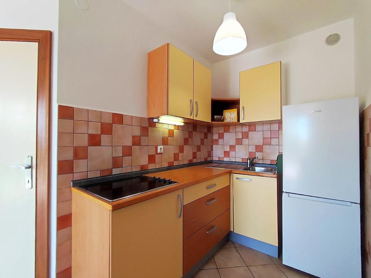Apartment Rose Krk Town Exteriör bild